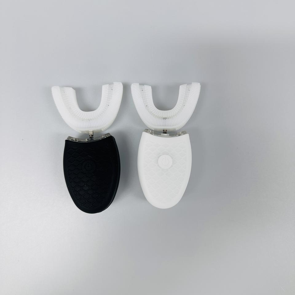 **Effortless Smile Cleaner™**